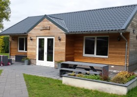 In de Vlinderkes recreatieruimte buiten.jpg In de Vlinderkes 40plusteens