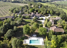 Boulede in de Lot-et-Garonne, Frankrijk van bovenaf 2 Boulède 40plusteens