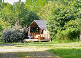 Camping Vallee de Lignac in Lignac, Frankrijk Safaritent Camping Vallée de Lignac 40plusteens