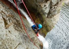 Canigou outdoor op camping Le Rotja in de Pyrenees-Orientales, Frankrijk CANY - Anelles - abseil1vanboven Canigou Outdoor op Camping Le Rotja 40plusteens