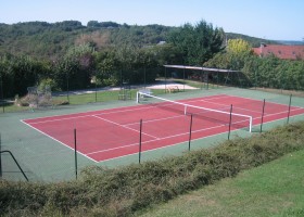 Domaine de Montsalvy tennisbaan.JPG Domaine de Montsalvy 40plusteens