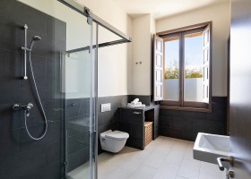 torre_nova_resort_Catalonie, Spanje 13_appartement_mas_rossignol_bathroom Torre Nova Resort & Spa 40plusteens