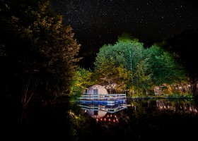 Glamping Auvergne Frankrijk Oceanië bij nacht Glamping Auvergne 40plusteens