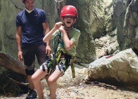 Faranghe in Le Marche, Italie canyoning met Luca Camping Faranghe / La Luna 40plusteens