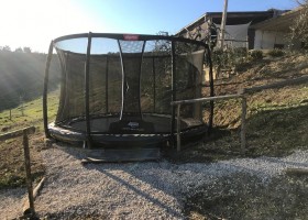 Agriturismo Il Masso in Le Marche Italie trampoline Agriturismo Camping Il Masso 40plusteens