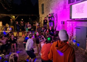 Camping des Arcades in de Lot, Frankrijk karaoke Camping des Arcades 40plusteens