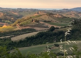 Agriturismo Il Masso in Le Marche Italie landschap Agriturismo Camping Il Masso 40plusteens