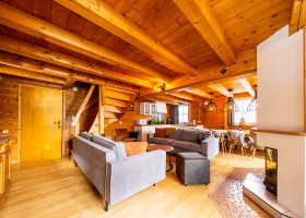 Bergmoment in Rauris, Oostenrijk woon- en eetkamer Bergmoment 40plusteens