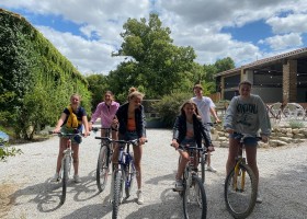 Domaine en Birbes in de Aude, Zuid-Frankrijk pubers op fiets 2022 Domaine en Birbès 40plusteens