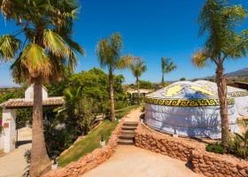 La Casita Vakantiehuizen La Granja di Antonio in Andalusie, Spanje glamping yurt buitenkant Glamping op La Granja de Antonio 40plusteens