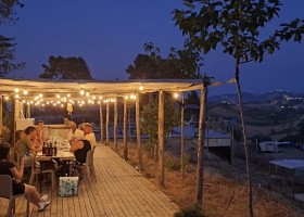 Agriturismo Il Masso in Le Marche Italie table d'hotes avond Agriturismo Camping Il Masso 40plusteens