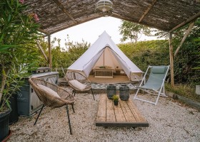 Agriturismo Angeli Sognanti in Le Marche, Italie Belltent met buitenkeuken Agriturismo Angeli Sognanti 40plusteens