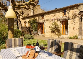 Domaine de la Bade in de Aude, Zuid-Frankrijk terras Cabardes Domaine de la Bade 40plusteens