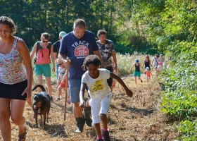Camping Vallee de Lignac in Lignac, Frankrijk Wandelen met de hond Camping Vallée de Lignac 40plusteens