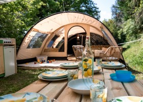 Casale Il Sogno in Umbrie, Italie 40 plus 12 ingerichte tent Casale il Sogno 40plusteens