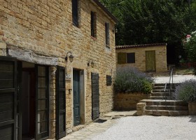 Villa Carina in Le Marche, Italie huis zijkant Villa Carina 40plusteens