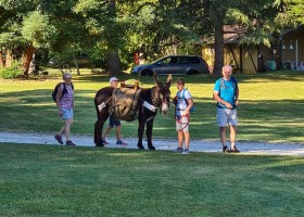 Camping des Arcades in de Lot, Frankrijk wandelen met ezel Camping des Arcades 40plusteens