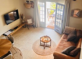 Le Mouron Rouge in Zuid-Frankrijk appartement woonkamer Le Mouron Rouge 40plusteens
