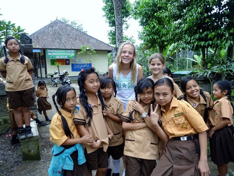 KidsReizen Indonesie school Ubud Kids Reizen 21-daagse rondreis Explore Sumatra, Java en Bali 40plusteens image gallery