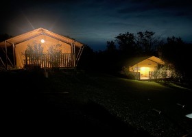 Agriturismo Angeli Sognanti in Le Marche, Italie safaritenten by night Agriturismo Angeli Sognanti 40plusteens
