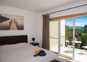 Casa Gemeos in Portugal slaapkamer Casa Gemeos 40plusteens