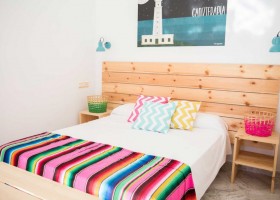 Nexo Surfhouse in Andalusie, Spanje tweepersoons tuinkamer NEXO Surfhouse 40plusteens
